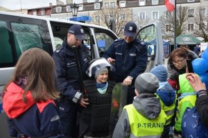 Policjant i dzieci