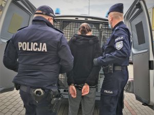 policjanci i zatrzymany