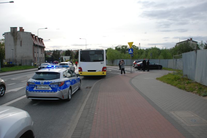 Policjanci Pracowali Na Miejscu Wypadku Drogowego Wiadomo Ci