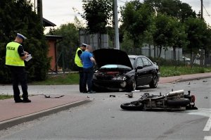 Policjant robi oględziny