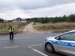 policjant na drodze