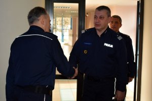 policjanci na odprawie