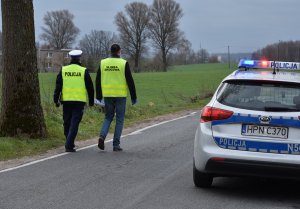 policjanci na drodze