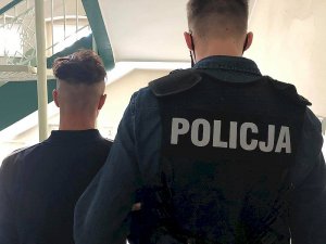 zatrzymany i policjant