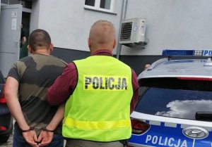 policjant i zatrzymany