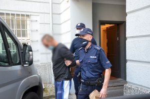 zatrzymany i policjant