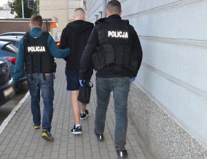 policjanci i zatrzymany