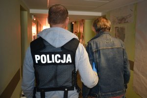 policjant i zatrzymany