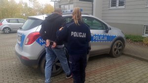 zatrzymany i policjant