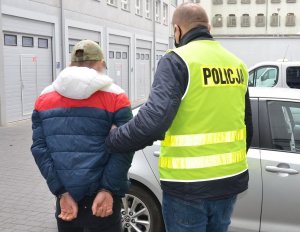 policjant i zatrzymany