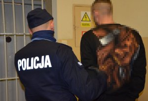 policjant i zatrzymany