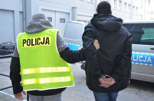 policjant i zatrzymany