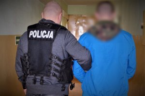 policjant i zatrzymany