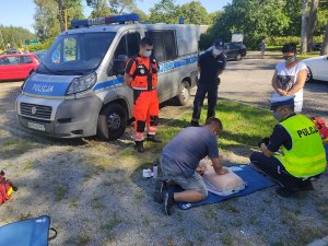 policjanci na drodze