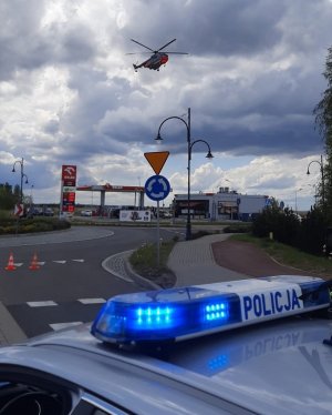 zabezpieczenie ćwiczeń wojskowych, policjanci, radiowóz, helikopter