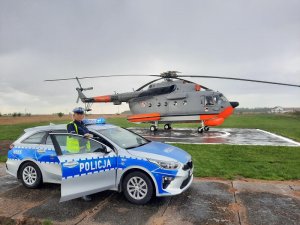 zabezpieczenie ćwiczeń wojskowych, policjanci, radiowóz, helikopter