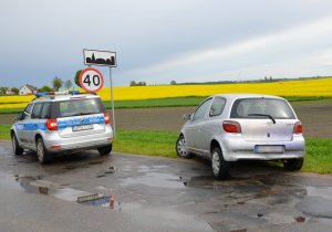 Radiowóz policyjny, zatrzymanie toyoty