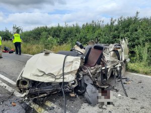 Policjant pracujący na miejscu wypadku