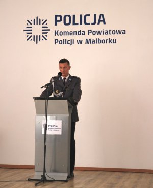 policjanci z Malborka na obchodach Święta Policji