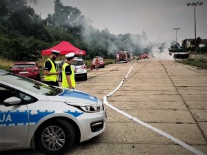 wspólne ćwiczenia policjantów i strażaków