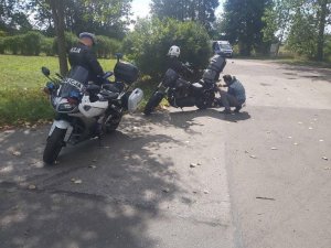 skutki niebezpiecznych zachowań jazdy na motocyklach