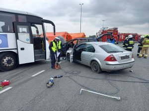 policjanci i strażacy podczas ćwiczeń