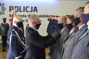 ŚLUBOWANIE NOWO PRZYJĘTYCH POLICJANTÓW / WRĘCZENIE ODZNACZEŃ PAŃSTWOWYCH I RESORTOWYCH