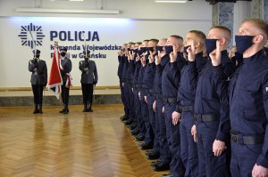 ŚLUBOWANIE NOWO PRZYJĘTYCH POLICJANTÓW / WRĘCZENIE ODZNACZEŃ PAŃSTWOWYCH I RESORTOWYCH