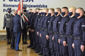 ŚLUBOWANIE NOWO PRZYJĘTYCH POLICJANTÓW / WRĘCZENIE ODZNACZEŃ PAŃSTWOWYCH I RESORTOWYCH