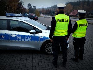 policjanci zabezpieczający akcję Znicz