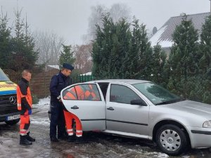 policjanci z odnaleziona 80 latką