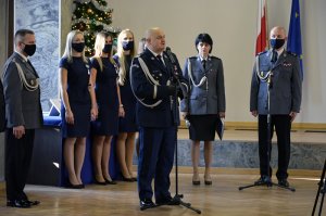 ŚLUBOWANIE NOWO PRZYJĘTYCH POLICJANTÓW / WRĘCZENIE MEDALI ZA ZASŁUGI DLA POLICJI