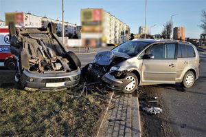 policjanci pracowali na miejscu wypadku