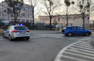 policjanci na miejscu potrącenia