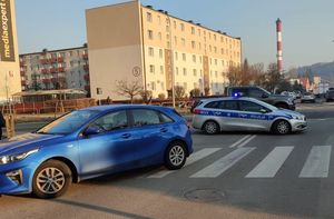 policjanci na miejscu potrącenia