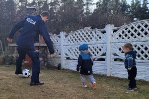 policjant i rodzina z Ukrainy