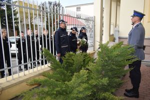 policjanci uczestniczą w uroczystości