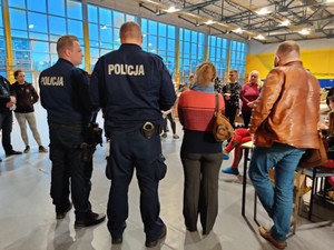 policjanci na spotkaniu