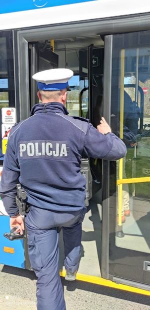 policjanci prowadzili działania w ZKM