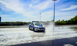 policjanci ćwiczą na Autodromie