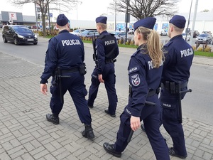 policjanci w trakcie praktyk w Lęborku
