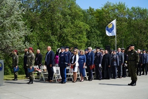 Przy Pomniku Obrońców Wybrzeża na Westerplatte w Gdańsku odbyła się uroczystość Ślubowania klas I Liceum Ogólnokształcącego Mundurowego Spartakus w Gdańsku. Uczestnikiem wydarzenia był nadinsp. Andrzej Łapiński Komendant Wojewódzki Policji w Gdańsku, który jest jednym z ojców chrzestnych nadanego rok temu sztandaru szkoły.