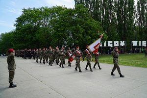 Przy Pomniku Obrońców Wybrzeża na Westerplatte w Gdańsku odbyła się uroczystość Ślubowania klas I Liceum Ogólnokształcącego Mundurowego Spartakus w Gdańsku. Uczestnikiem wydarzenia był nadinsp. Andrzej Łapiński Komendant Wojewódzki Policji w Gdańsku, który jest jednym z ojców chrzestnych nadanego rok temu sztandaru szkoły.