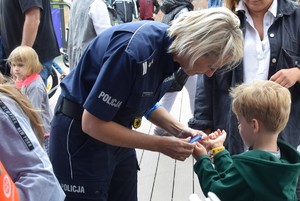 policjanci podczas działań profilaktycznych