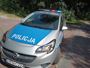 policjanci zatrzymali kierowcę po pościgu