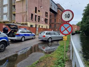 policjanci biorący udział w zatrzymaniu