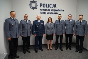 Komendant Wojewódzki Policji w Gdańsku nadinsp. Andrzej Łapiński wręczył rozkazy personalne o powierzeniu obowiązków na stanowiskach zastępców komendantów powiatowych w Wejherowie i Lęborku. Jednocześnie zwolnił ze stanowiska dotychczasowych zastępców piastujących te stanowiska.