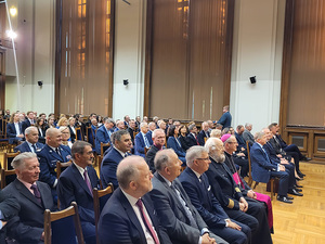 Na zaproszenie Rektora i Senatu Politechniki Gdańskiej Komendant Wojewódzki Policji w Gdańsku nadinsp. Andrzej Łapiński wziął udział w inauguracji rozpoczynającego się roku akademickiego. Podczas ceremonii wystąpił Akademicki Chór PG, wręczono medale i odznaczenia oraz tytuł Osobowości Politechniki Gdańskiej. Wygłoszony wykład inauguracyjny  nosił tytuł „Wpływ rozwoju metod sztucznej inteligencji na życie człowieka”.