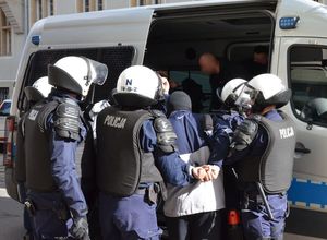 policjanci podczas ćwiczeń