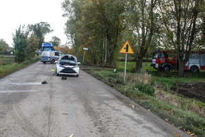 policjanci pracowali na miejscu zdarzenia drogowego